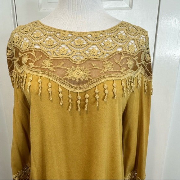 XCVI‎ CROCHET YELLOW GOLD MUSTARD LONG SLEEVE SHEER TUNIC TOP W TASSLES SZ LARGE - Picture 3 of 5